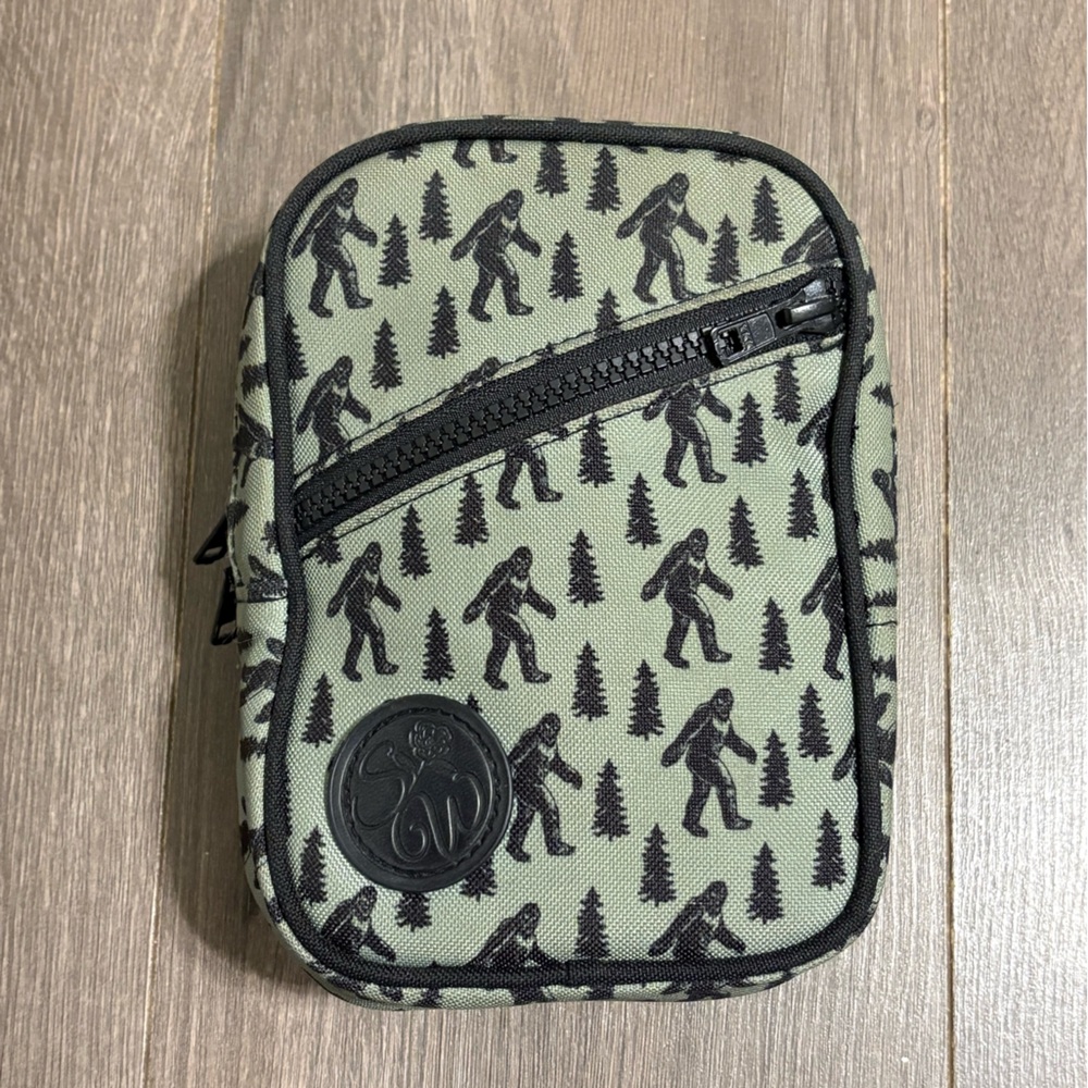Sipsey Wilder Snapshot Sage Green Bigfoot Sasquatch Sling Bag Crossbody RARE